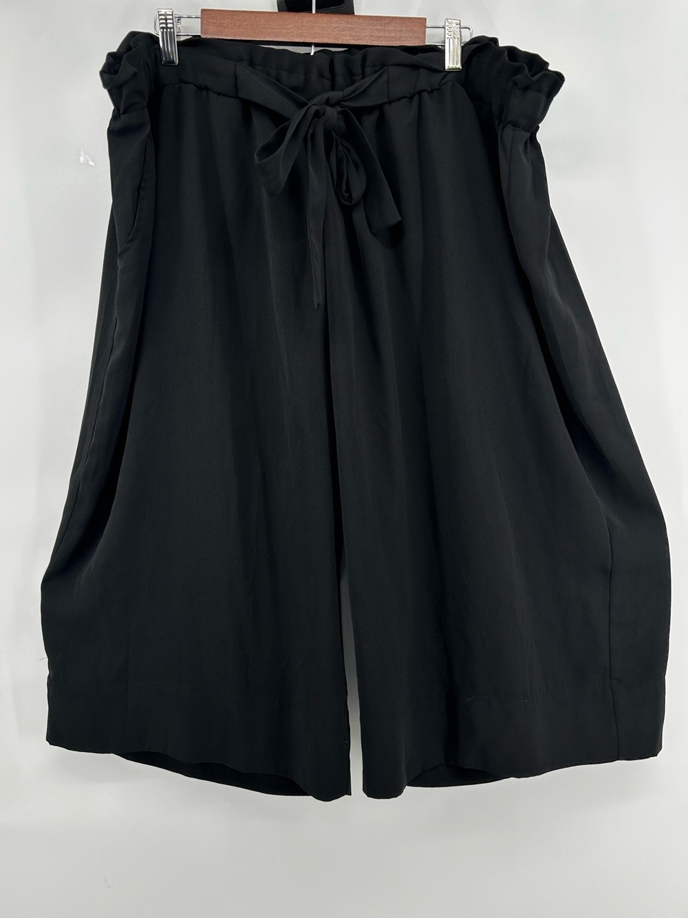 Eyeshadow Black Wide-Leg Paperbag Waist Tie Dress Shorts Women's 2X pockets